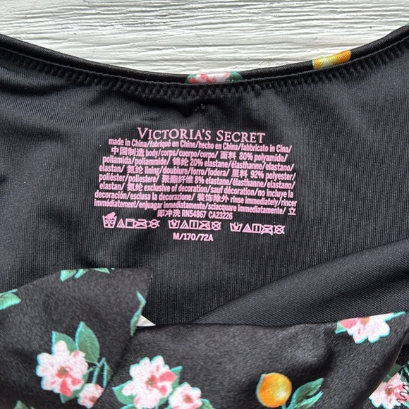 NWT Victorias Secret Swim Cheeky Bikini Bottom Ruffle Accent Lemons size M - Picture 4 of 5